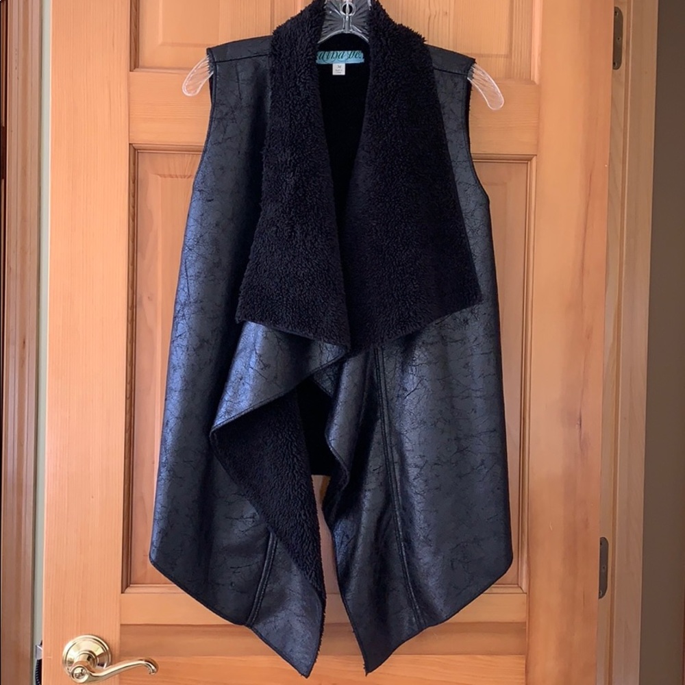 Women’s Black Open-Vest